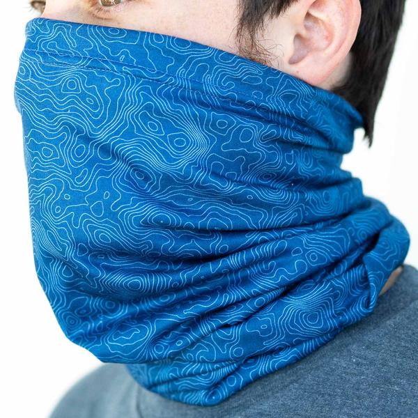 RSVLTS RSVLTS Topo neck Mask in Blue — front view