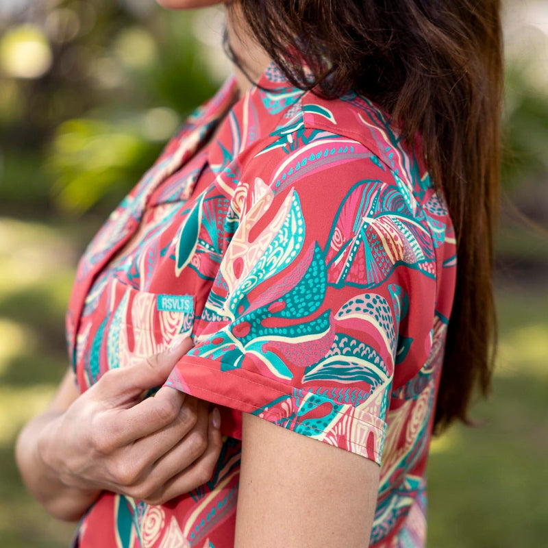 RSVLTS Tapalms Women's KUNUFLEX Short Sleeve Shirt in Red — detail 7